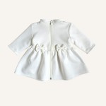 Płaszczyk niemowlęcy na chrzest dla dziewczynki kolor ecru. 