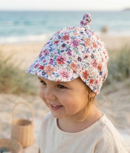 Chusta z daszkiem, letnia czapka dla dziewczynki - Floral Fiesta 