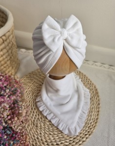 Welurowy turban dla dziewczynki biały 