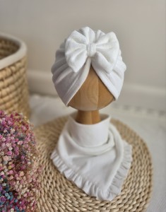 Welurowy turban dla dziewczynki śmietankowy