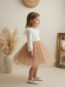 Elegancka dziewczęca sukienka Bernadette z koronką i tiulem w perełki.